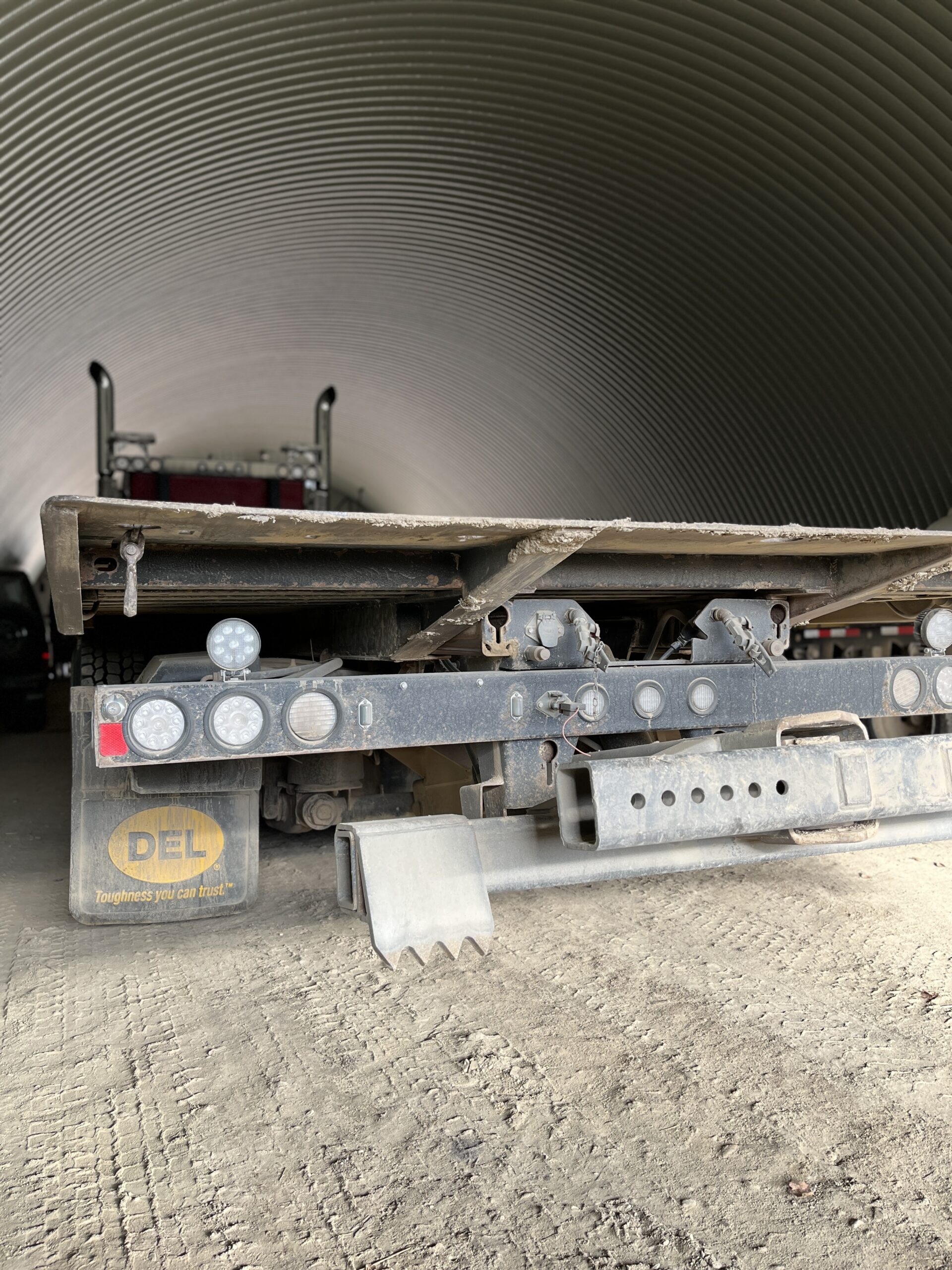 Back of Kenworth Deck Truck showing cleats
